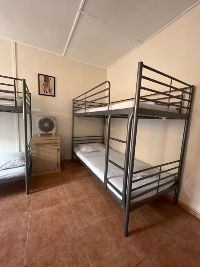 Emile Youth Hostel Gibraltar Eksteriør billede
